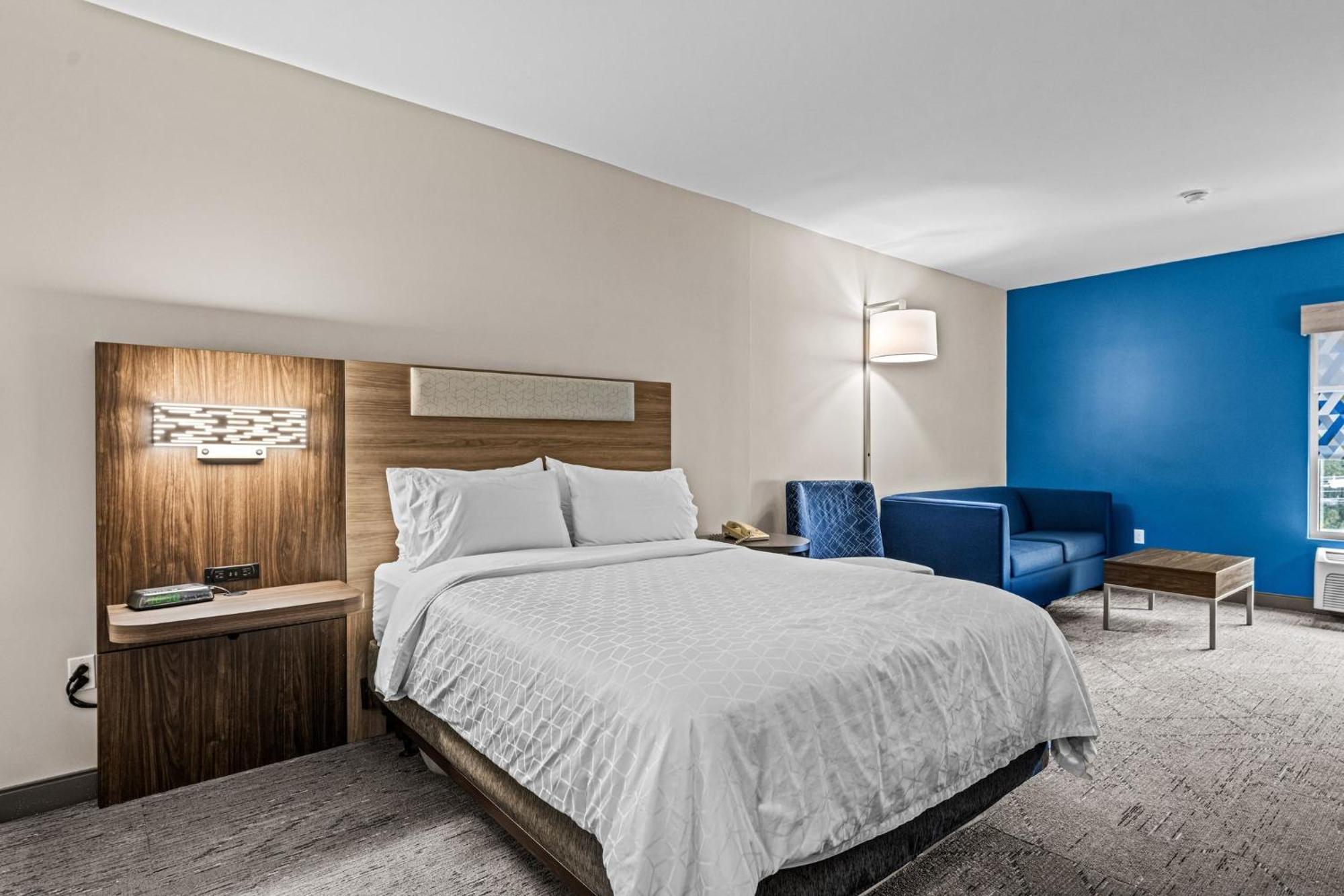 Holiday Express New Jersey Turnpike Exit 1 By Ihg Hotel Carneys Point