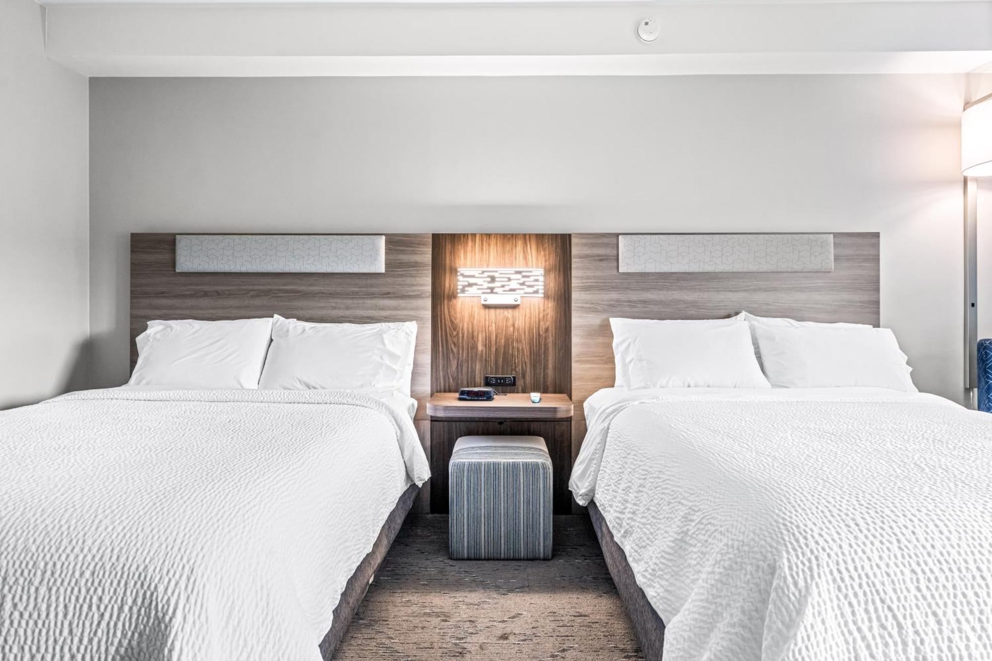 Holiday Inn Express & Suites Carneys Point - Pennsville By Ihg Hotel 2*