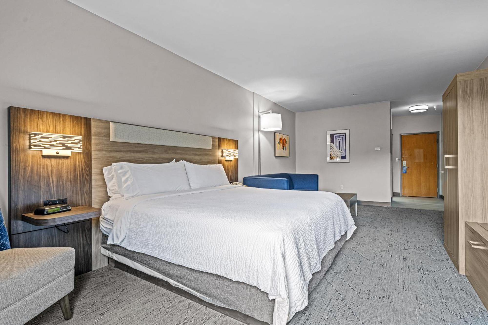 Hotel Holiday Inn Express & Suites Carneys Point - Pennsville By Ihg 2*