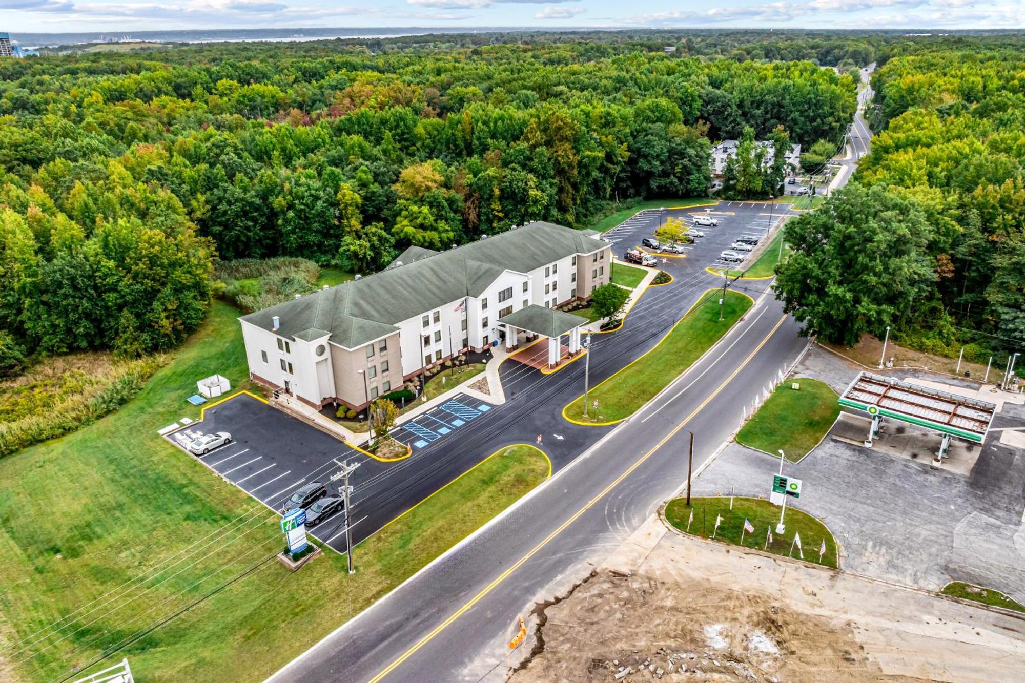 Hotel Holiday Inn Express & Suites Carneys Point - Pennsville By Ihg