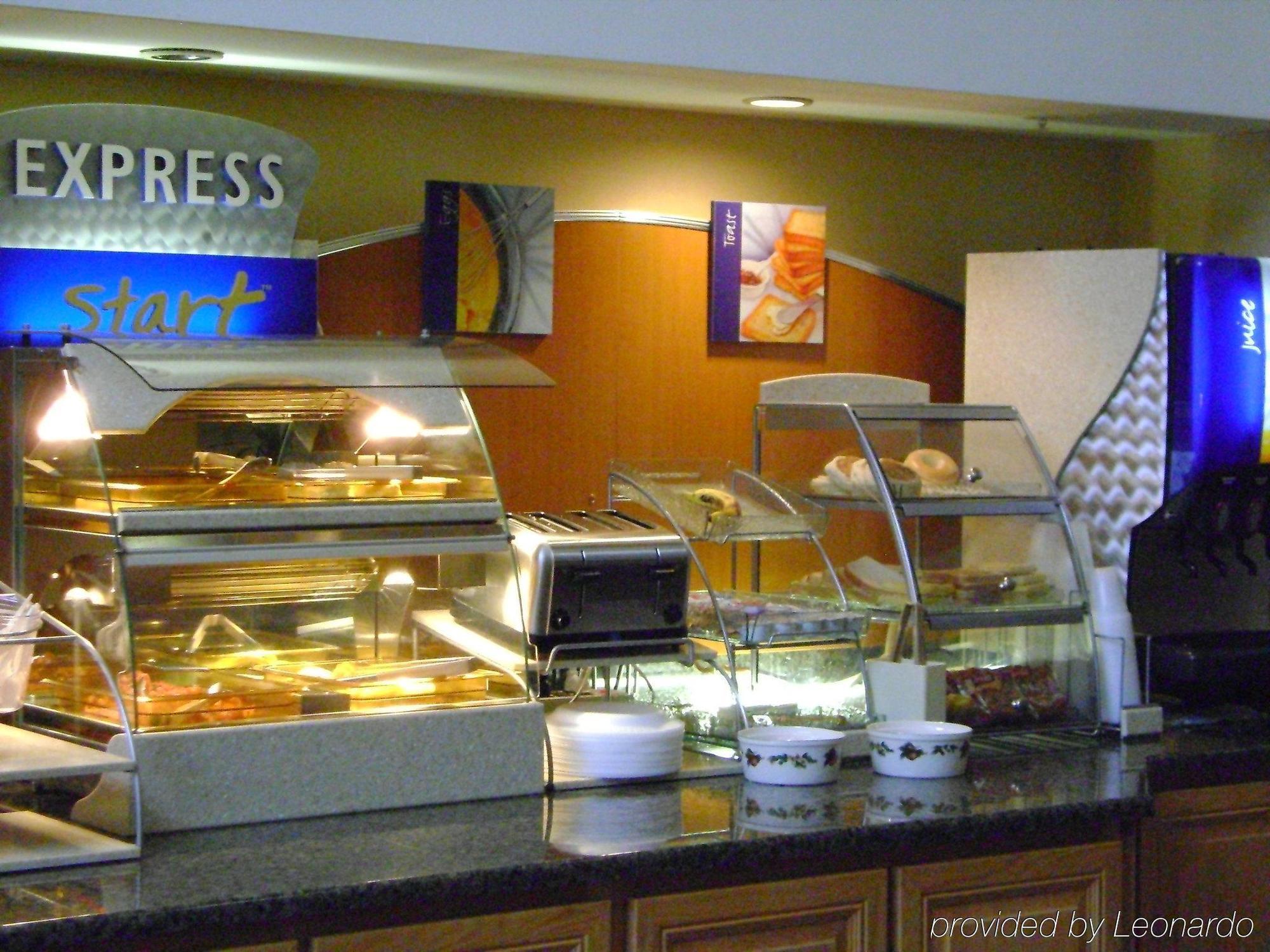 Hotel Holiday Inn Express & Suites Carneys Point - Pennsville By Ihg 2*